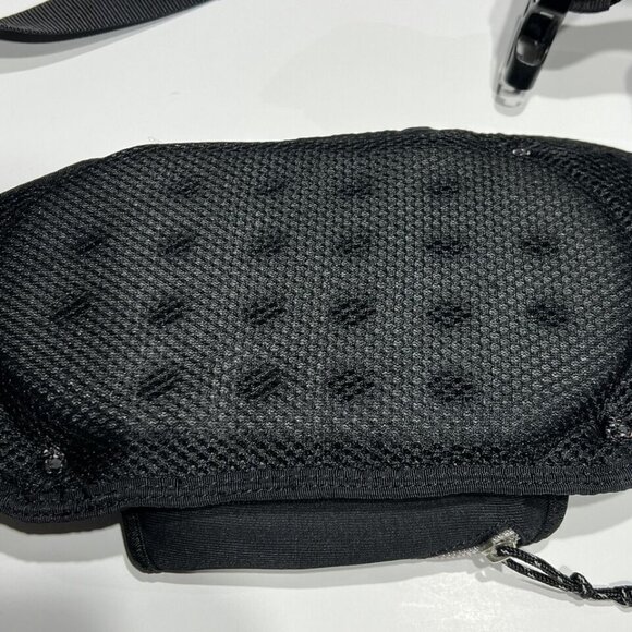 Brooks Men's Running Waist Fanny Pack - Reflective Black Padded - Picture 6 of 6